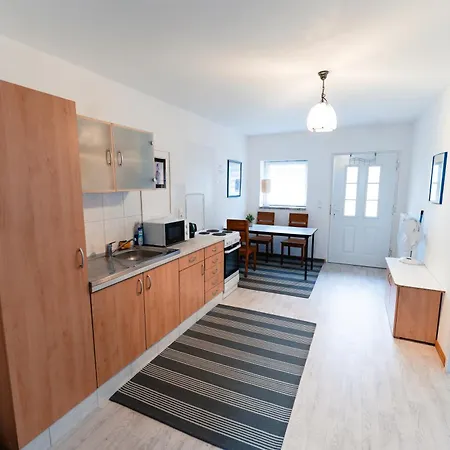 Monteurgut Linde شقة