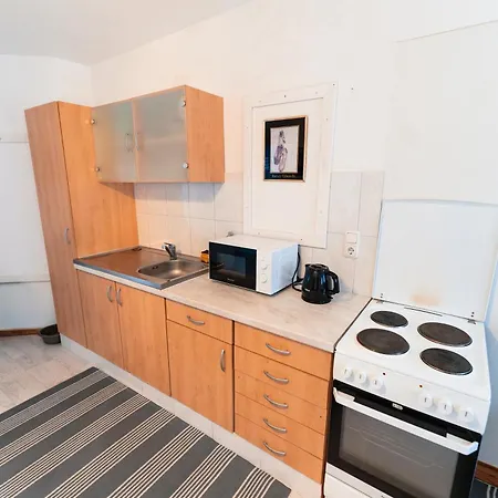 Monteurgut Linde شقة Marren