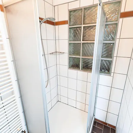 Monteurgut Linde شقة