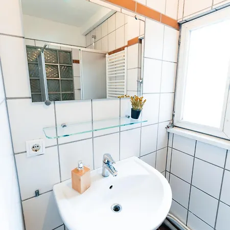 Monteurgut Linde شقة *