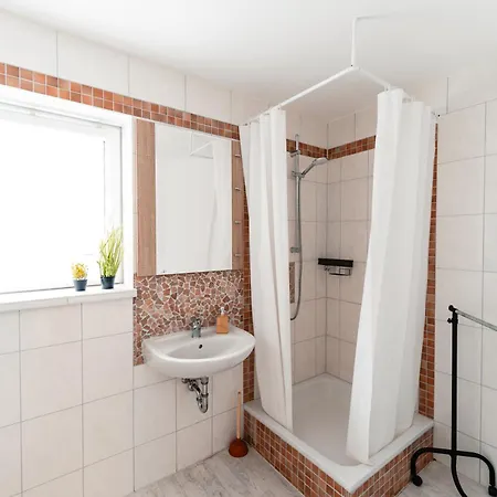 Monteurgut Linde شقة